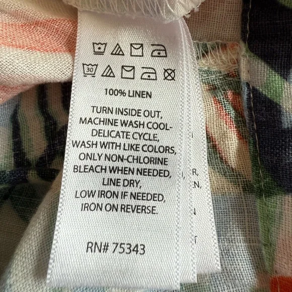 Tahari Multicolor Leaf Print Capri Pants - Picture 9 of 14